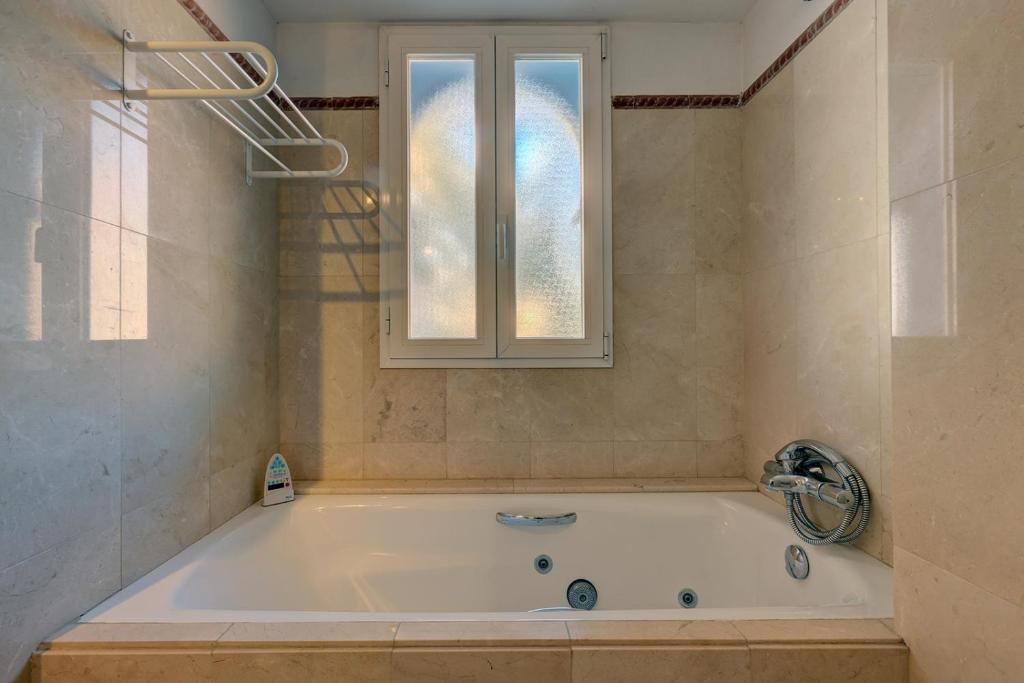 Kúpeľňa v ubytovaní LA PERLA DE LA BAHIA PRIMERA LINEA