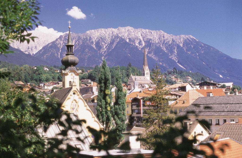 A general mountain view or a mountain view taken from a szállodákat