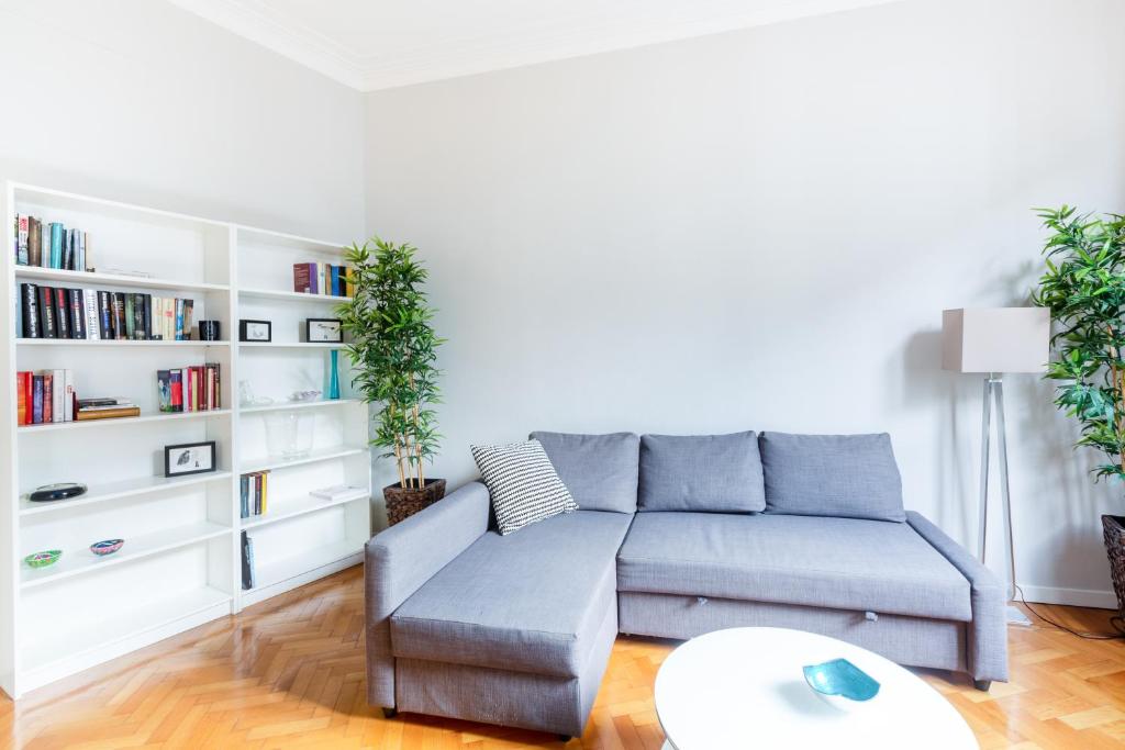 Posedenie v ubytovaní Spacious and brilliant apartment in Duomo by Easylife