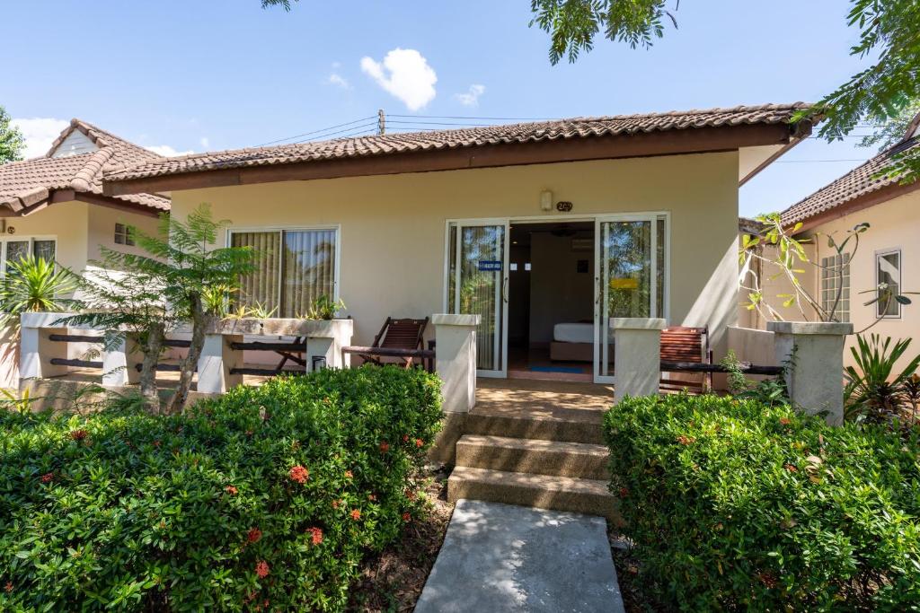 Gooddays Lanta Beach Resort SHA - Bungalow Familiare