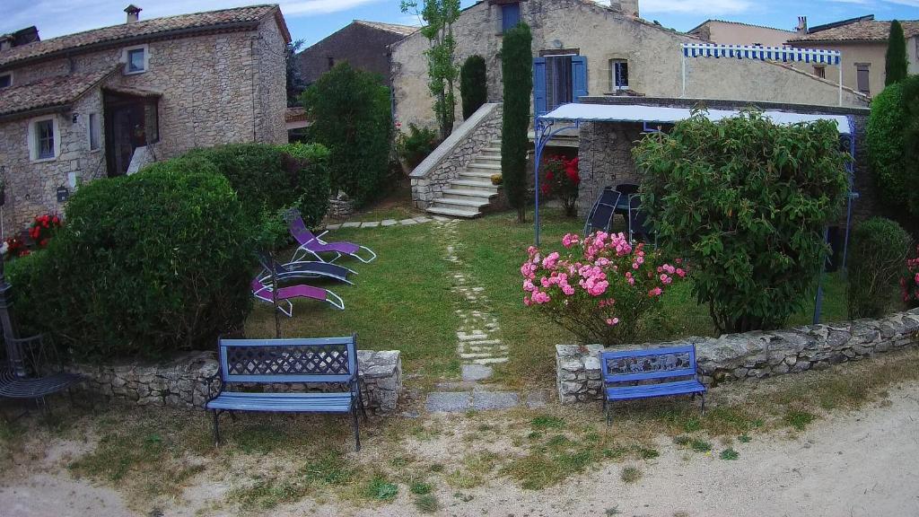 Gîte de caractère au pied du Mont Ventoux avec piscine couverte - Casa De Tres Dormitorios
