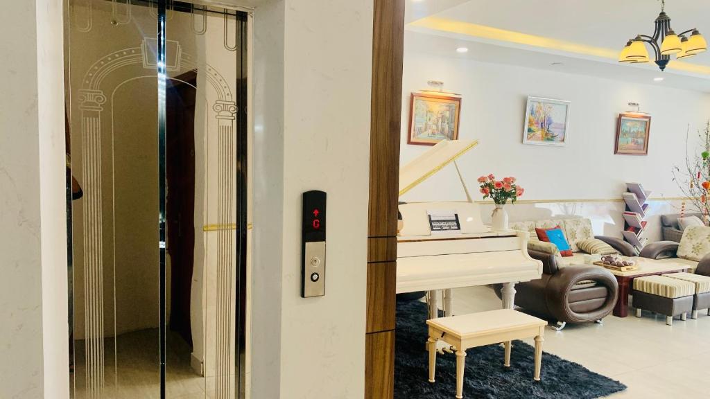 Posezení v ubytování DALAT STREAM HOTEL-Khách sạn đẹp Đà Lạt