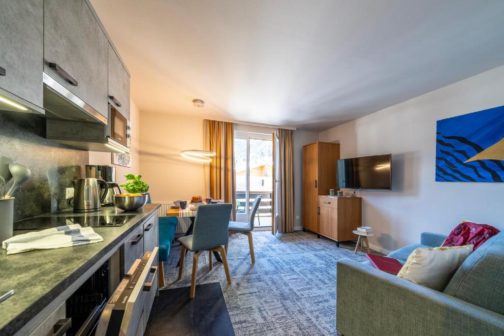 Gästehaus Schusser an der Therme, Frühstück, Doppelzimmer und Ferienwohnung - 12