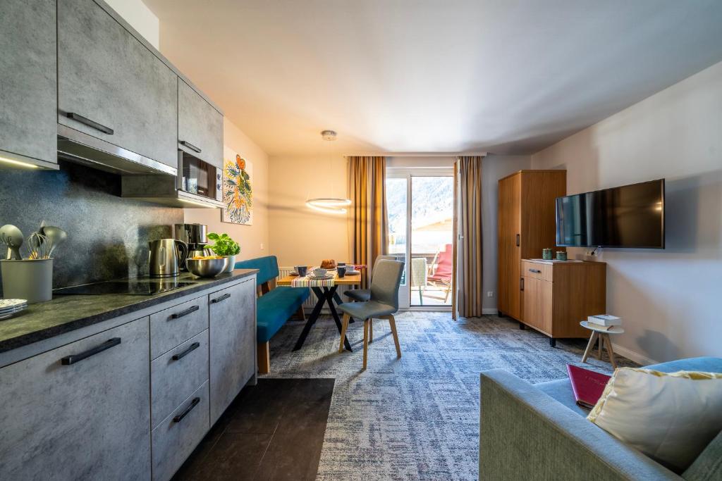 Gästehaus Schusser an der Therme, Frühstück, Doppelzimmer und Ferienwohnung - 14