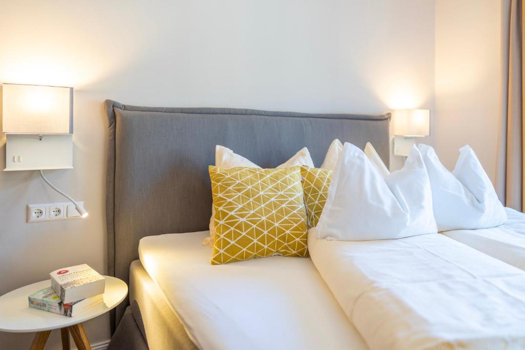 Gästehaus Schusser an der Therme, Frühstück, Doppelzimmer und Ferienwohnung - 15