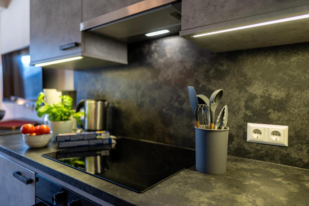 Gästehaus Schusser an der Therme, Frühstück, Doppelzimmer und Ferienwohnung - 17