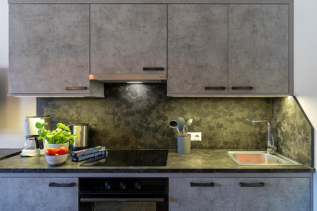 Gästehaus Schusser an der Therme, Frühstück, Doppelzimmer und Ferienwohnung - 18