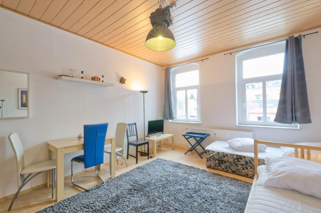 Posezení v ubytování EF29-Zimmer am Busbahnhof