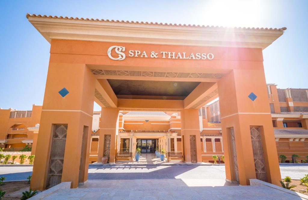Фотография из галереи The Cascades Golf Resort, Spa & Thalasso в Хургаде