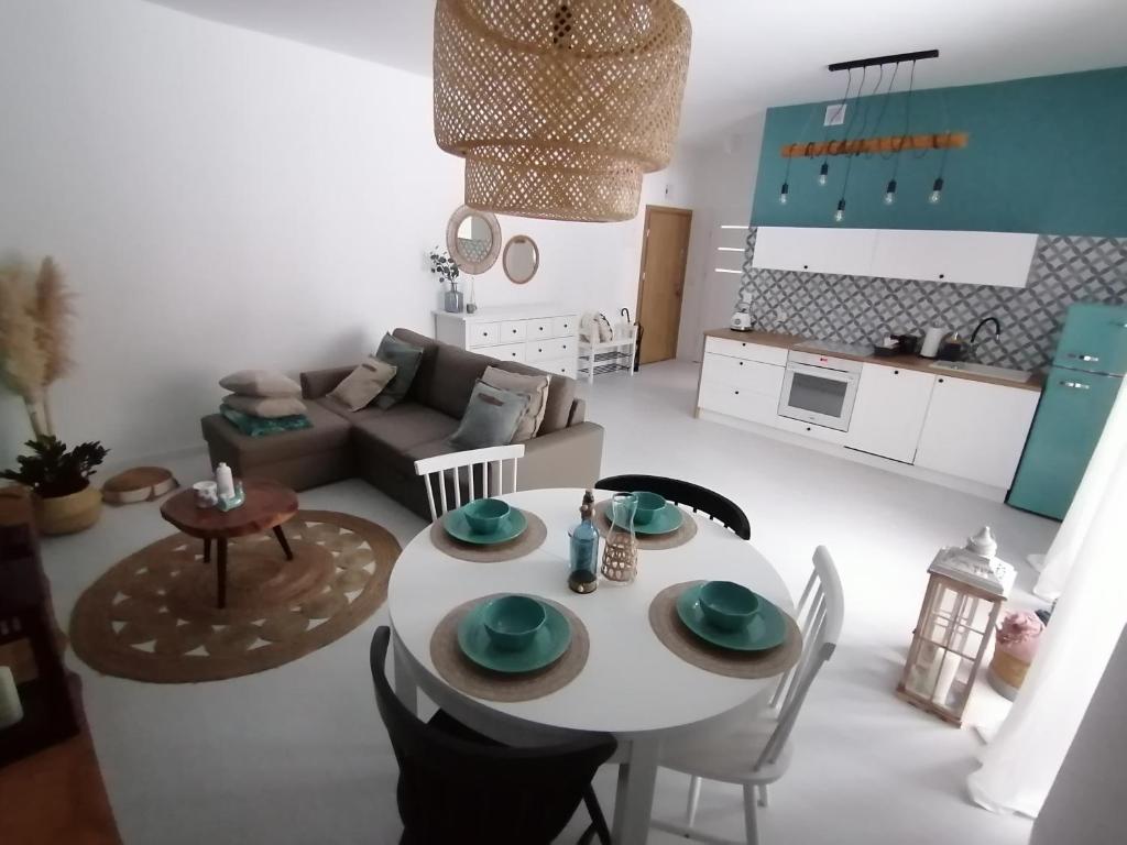 Kuchnia lub aneks kuchenny w obiekcie APARTAMENT przy jeziorze
