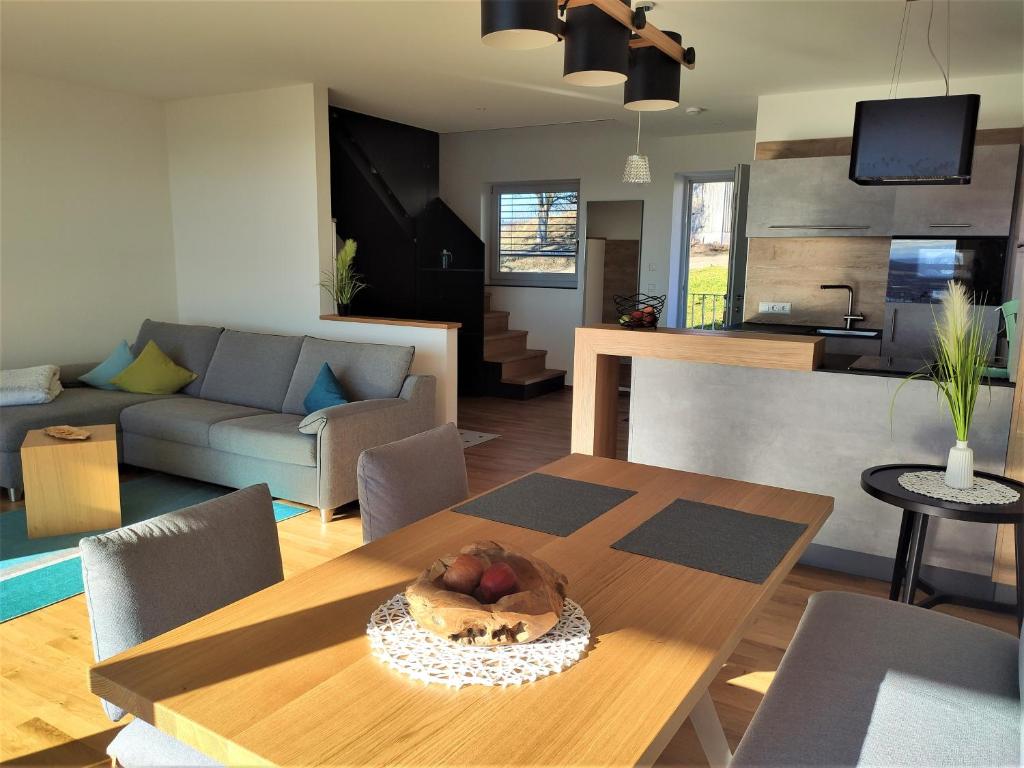 Kuchyň nebo kuchyňský kout v ubytování Hecklers Seepanorama Appartements