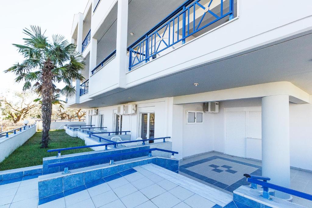 Bazén v ubytování Sueño beach hotel nebo v jeho okolí