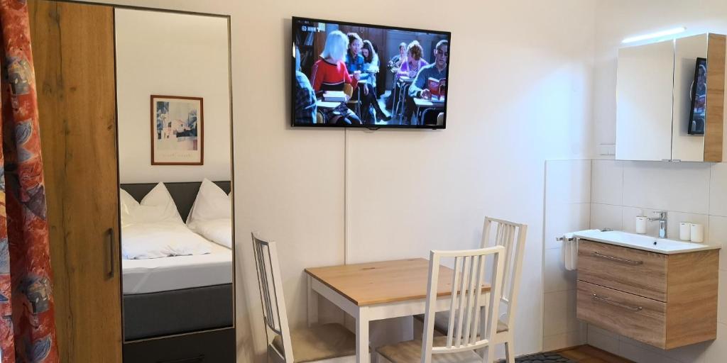 Postel nebo postele na pokoji v ubytování Zimmervermietung Stocker