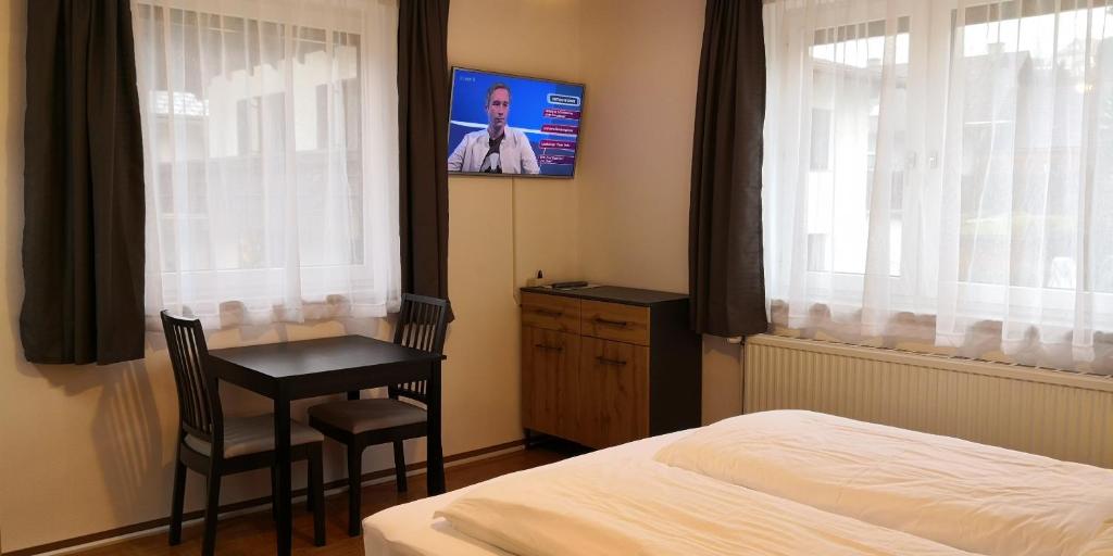TV a/nebo společenská místnost v ubytování Zimmervermietung Stocker
