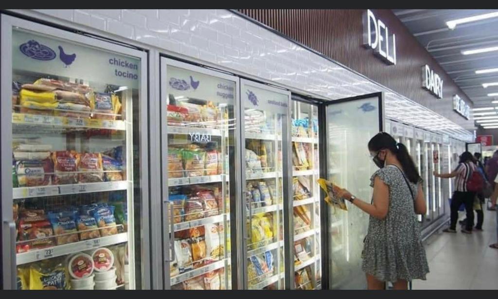 Supermarket nebo jiné obchody v  penzionu nebo okolí