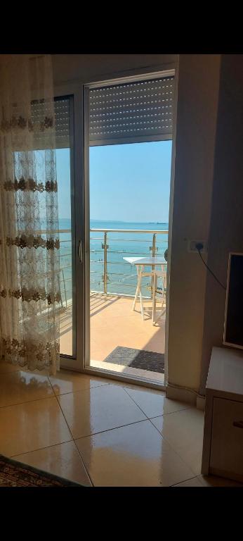 Holiday home. İn the sea .Beach - Image 1