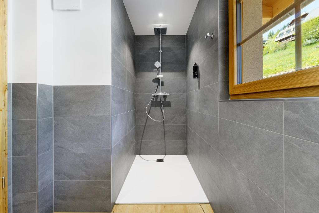 SCHWARZENBACH - Apartments & Rooftop Pool - 3