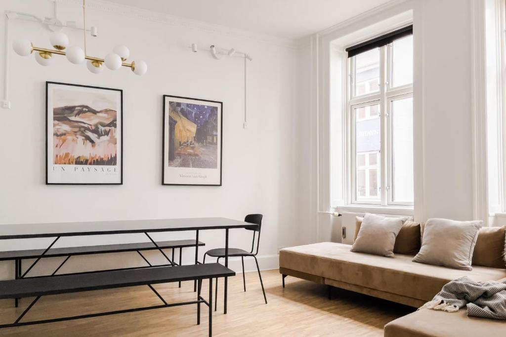 Perfect Flats in Superb Location by Strøget, the Metro & Attractions - Deluxe 3-Bedroom Apartment