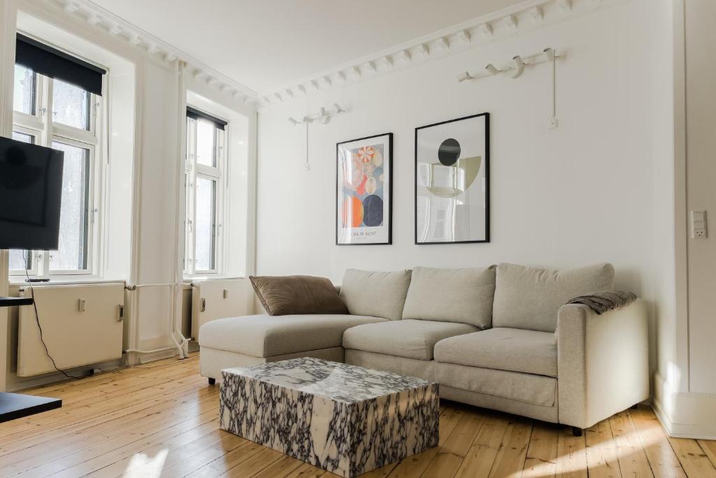 Perfect Flats in Superb Location by Strøget, the Metro & Attractions - Stunning 3-Bedroom Apartment