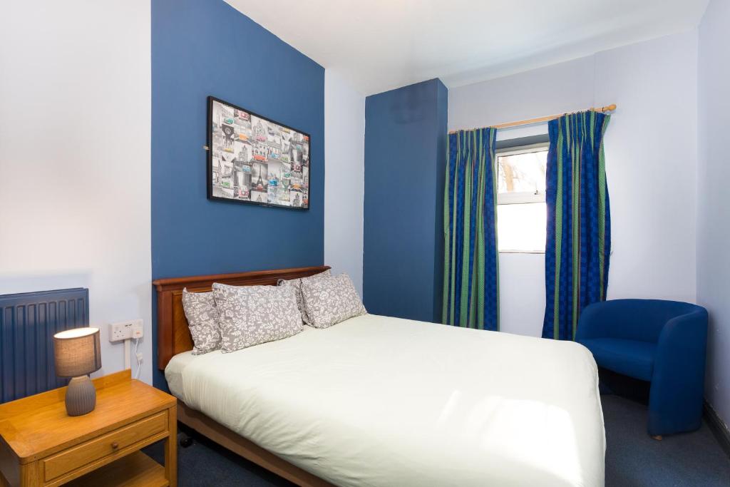 Postel nebo postele na pokoji v ubytování Russell Scott Backpackers - Sheffield