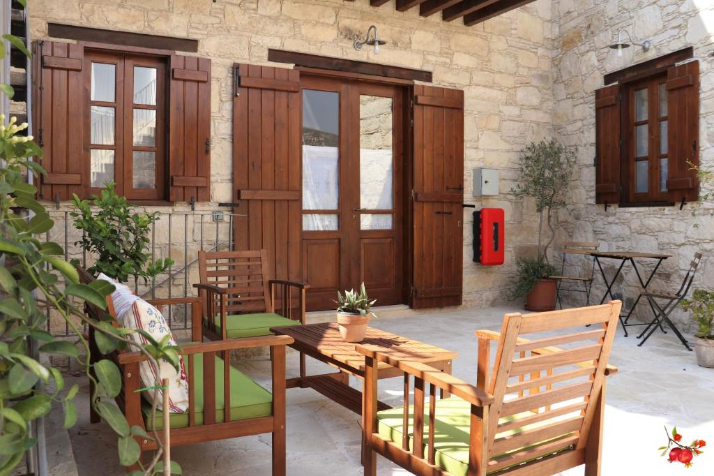 Patio lub wspólna przestrzeń na świeżym powietrzu w obiekcie Rothkia's Home