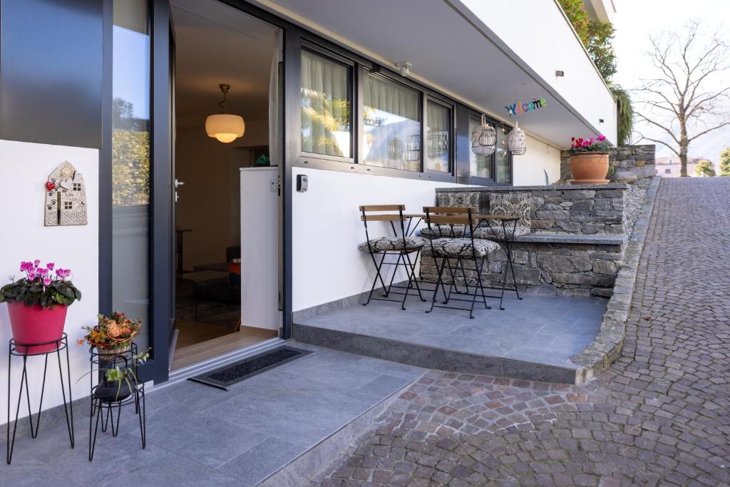 Patio nebo venkovní prostory v ubytování Casa Alice Ascona, appartamento di vacanza.