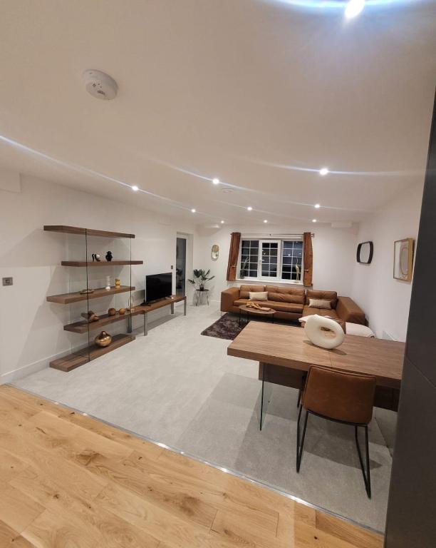 Luxury 2 Bed Apartment In The Heart Of Rochester