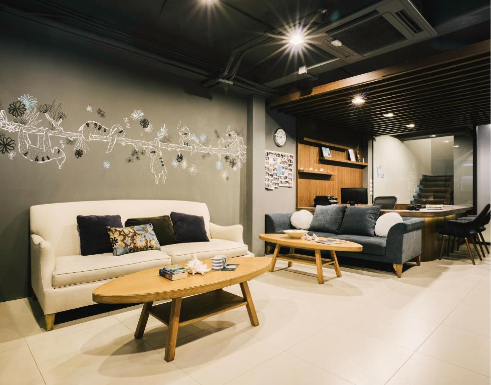 TIRAS Patong Beach Hotel - Resim 4