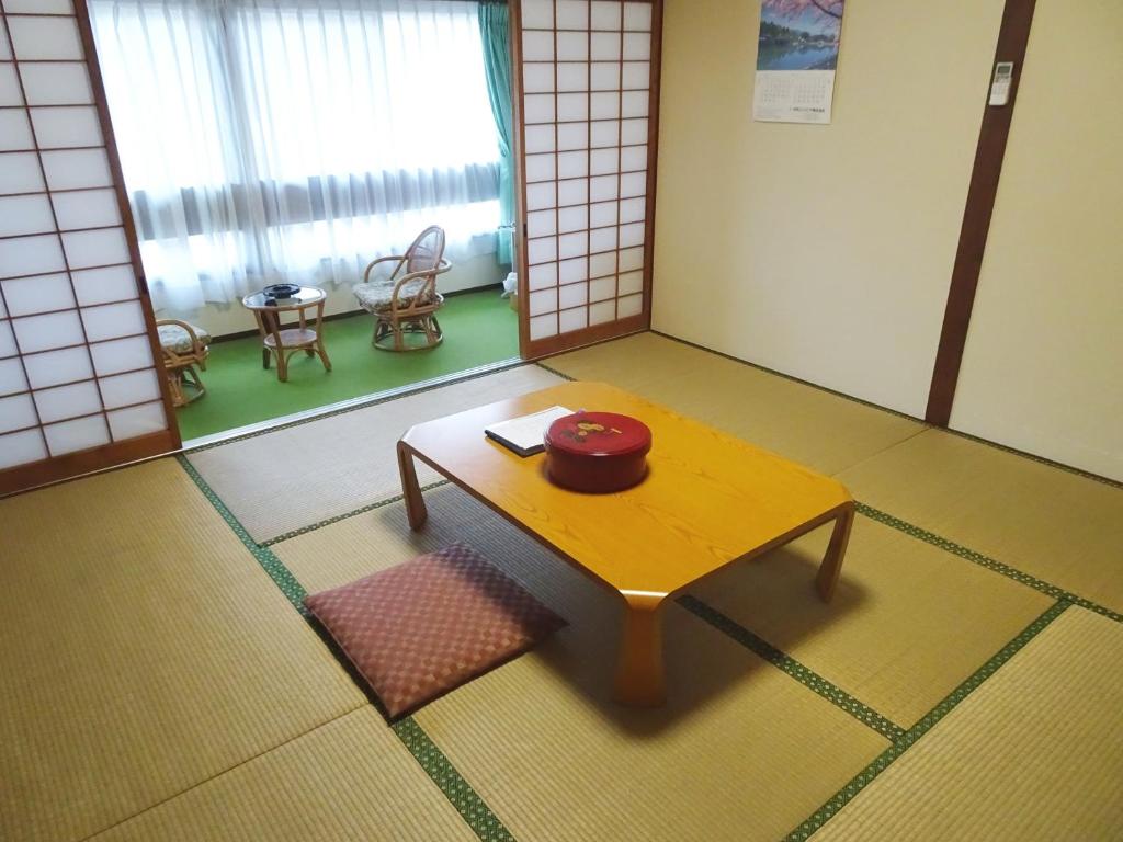 Posezení v ubytování 阿寺温泉 フォレスパ木曽あてら荘