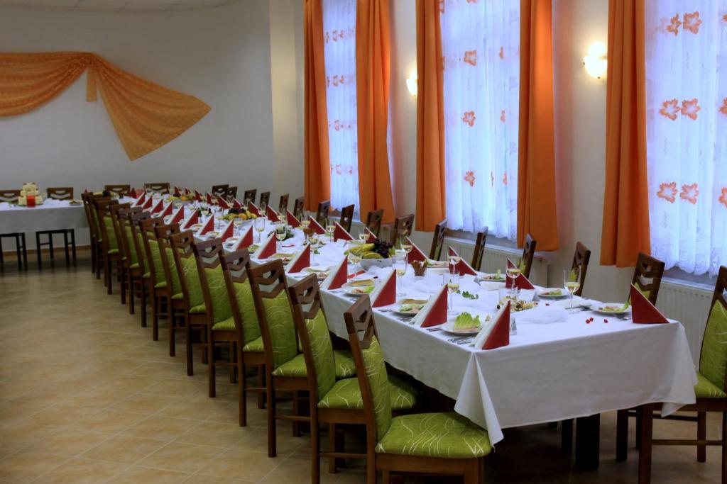 Restaurace v ubytování Hotel Rabbit
