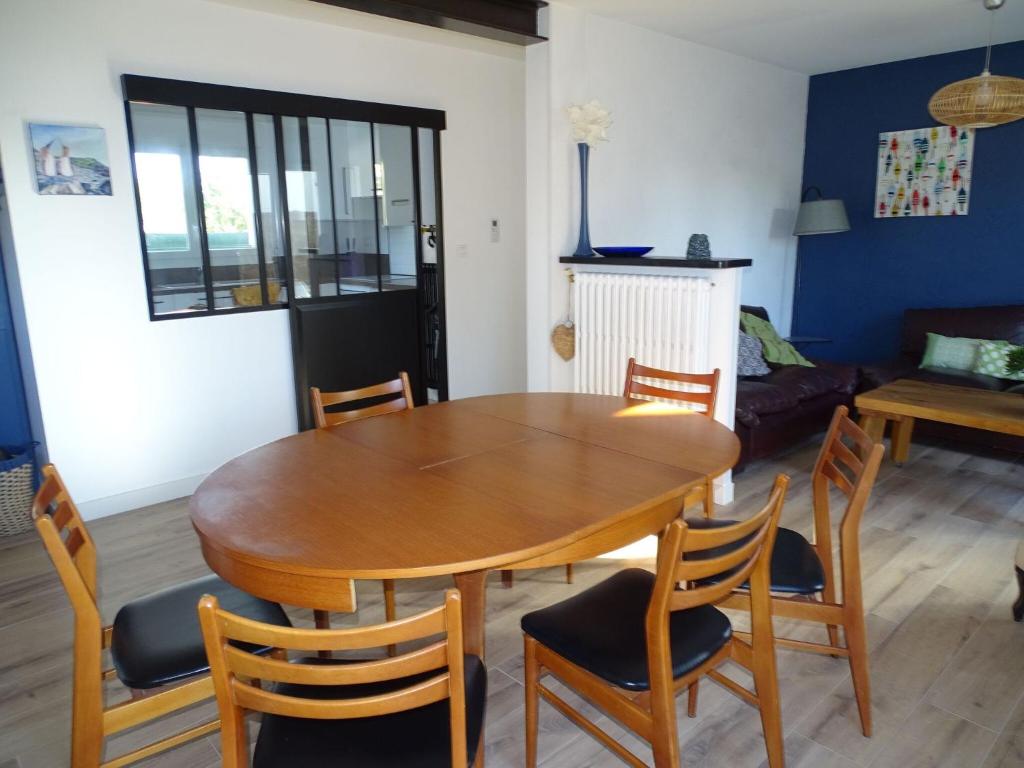 Comfortable holiday home between Cote Sauvage and sandy beaches
