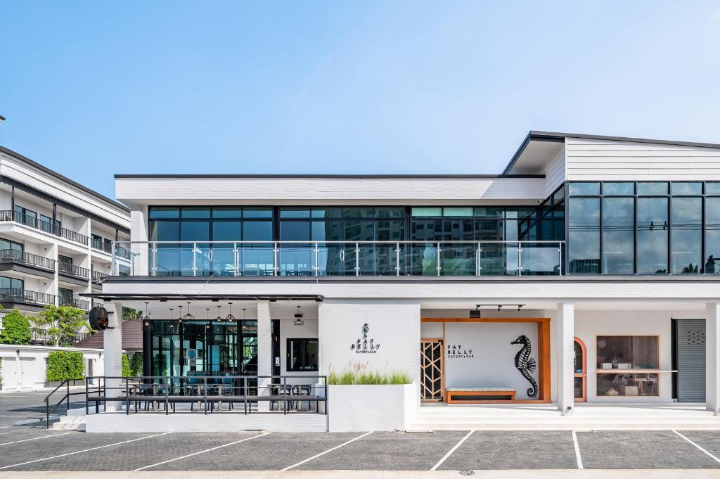 Manhattan Pattaya Hotel - SHA Extra Plus - Resim 40