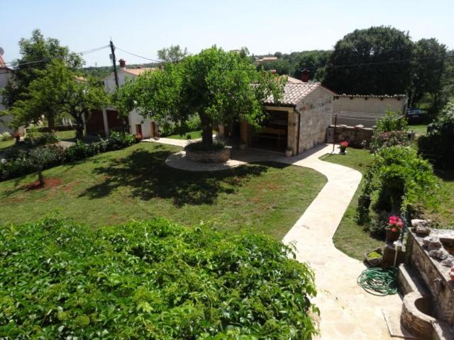Zahrada ubytování Restored Country House Murva