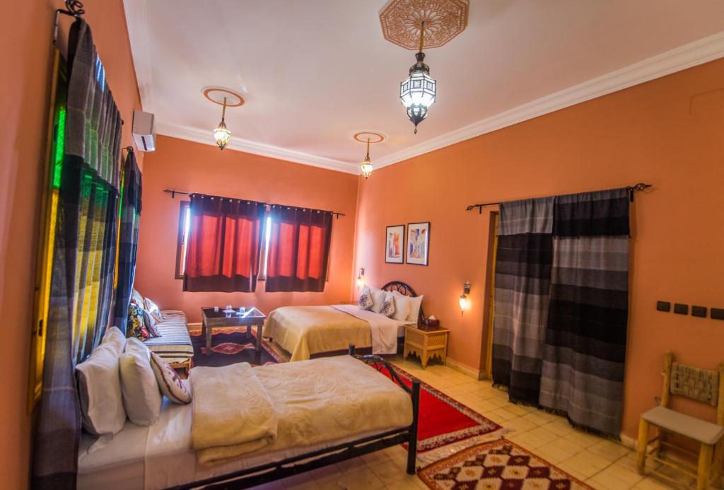 Riad Dar Bab Todra - Drievoudige Kamer Met Uitzicht Op De Tuin