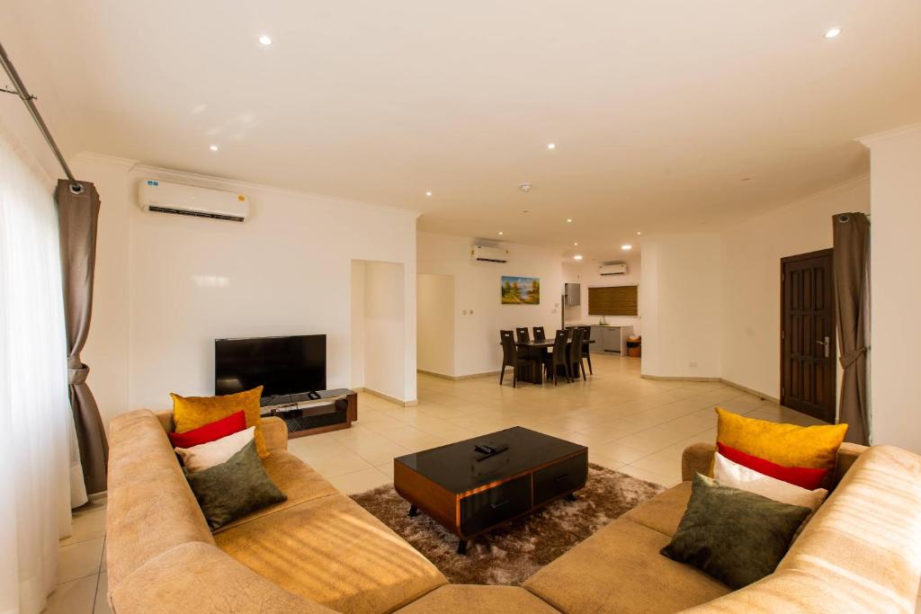 Accra Fine Suites - Holi Flats Airport Residential - Appartamento Con Tre Camere Da Letto