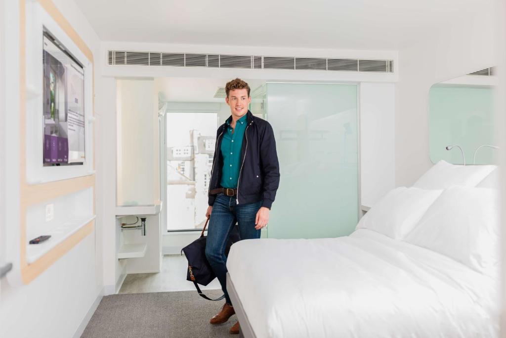 YOTEL Edinburgh - Resim 24