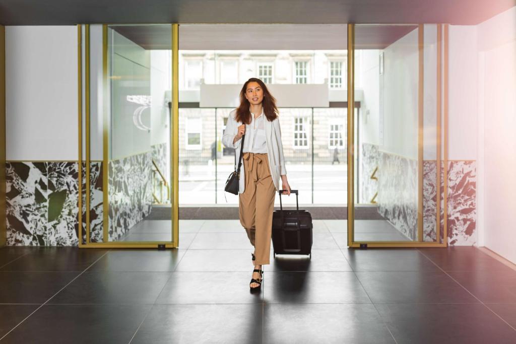 YOTEL Edinburgh - Resim 13