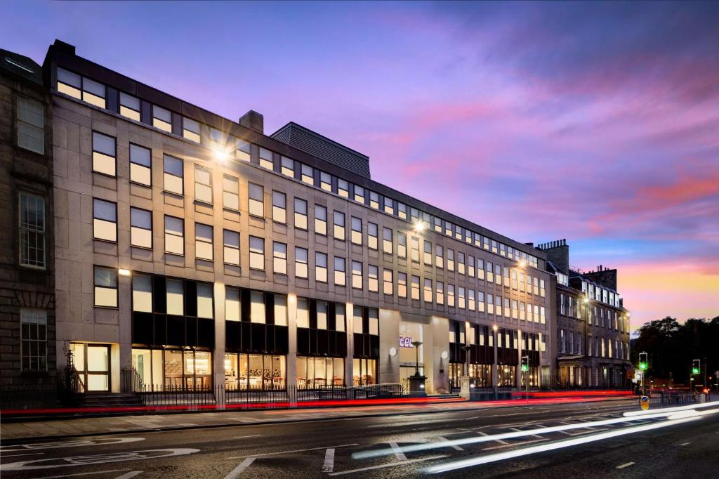 YOTEL Edinburgh - Resim 16