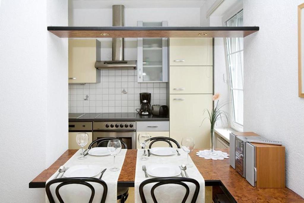 Kuchyňa alebo kuchynka v ubytovaní Ferienwohnung Bregenz 6 top 3