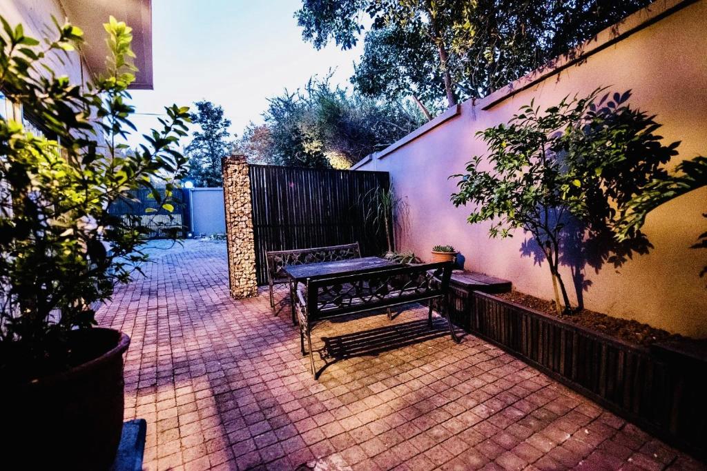 Zahrada ubytování Cottonwood Guesthouse Oasis