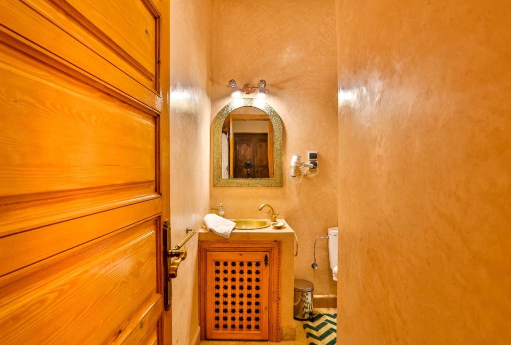 Koupelna v ubytování RIAD VILLA SIDI BABA