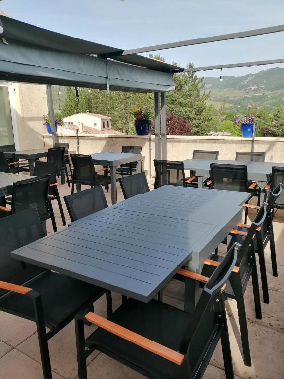 Nespecifikovaný výhled na hory nebo výhled na hory při pohledu z hotelu