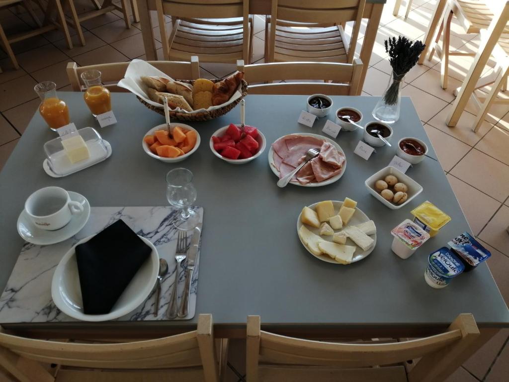 Jídlo v hotelu nebo okolí