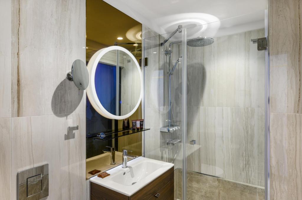 Koupelna v ubytování Emerald Hotel by Continental Group