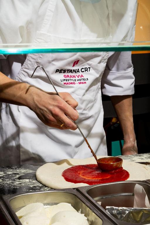 Pestana CR7 Gran Vía Madrid - Resim 29