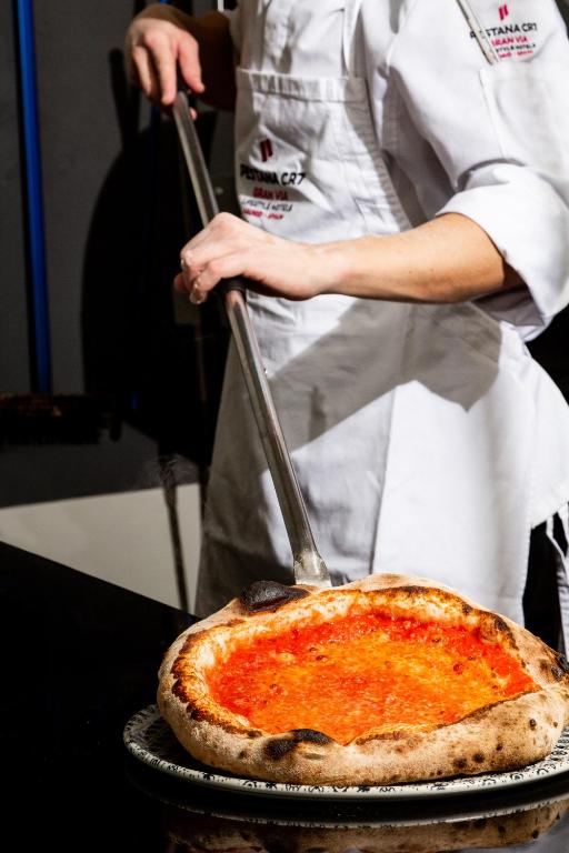 Pestana CR7 Gran Vía Madrid - Resim 30