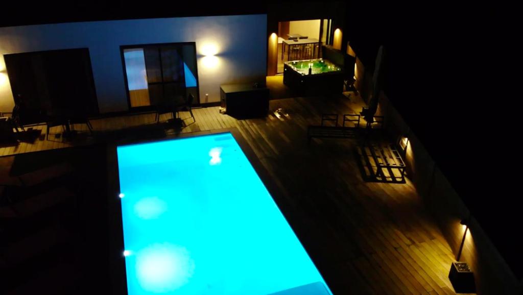 Bazén v ubytování B&B Presende nebo v jeho okolí