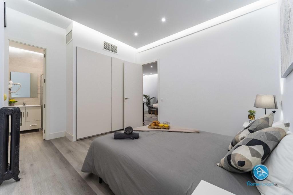HomeAbroad Apartments - Luxury Madrid Center, Madrid ...