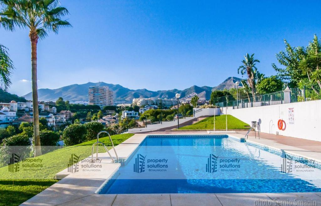 Lomas de Mena 15 - Apartamento Ático- Piscina - TERRAZA CON BARBACOA- PARKING GRATIS
