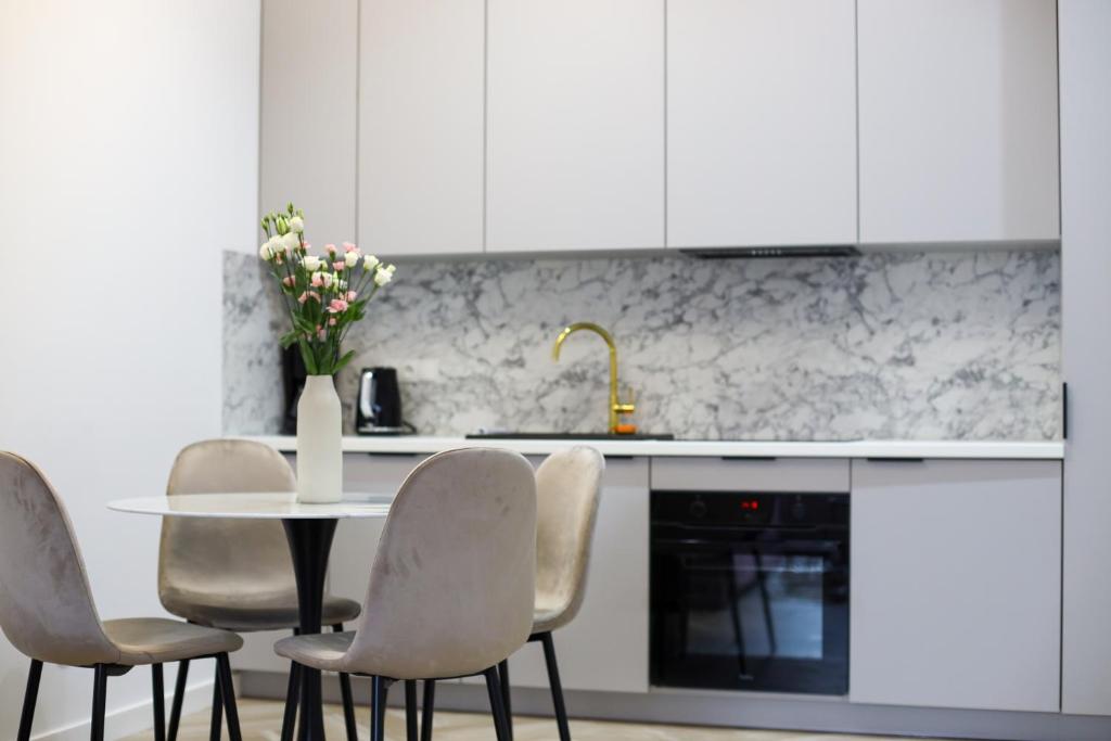 Blue Mandarin Old Town - One-Bedroom Apartment - 2 Tartaczna Street